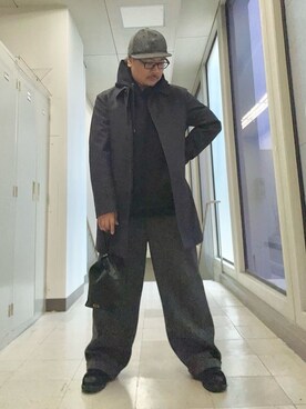 「TAKEO KIKUCHI（タケオキクチ）の2WAY ショルダーバッグ&ハンギングポーチ（ショルダーバッグ、ブラック系）」を使った、MAKOTO AI Kaminaさん（メンズ・171cm）の冬コーディネート