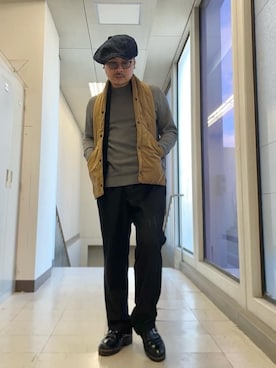 「TAKEO KIKUCHI（タケオキクチ）のハイゲージ モックネック ニット プルオーバー（ニット/セーター、グレー系）」を使った、MAKOTO AI Kaminaさん（メンズ・171cm）の秋コーディネート