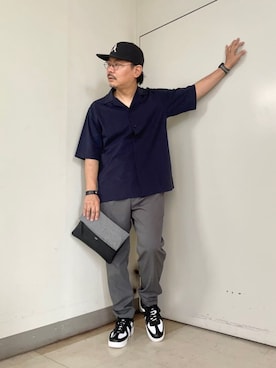 「アイテム（クラッチバッグ、グレー系）」を使った、MAKOTO AI Kaminaさん（メンズ・170cm）の夏コーディネート