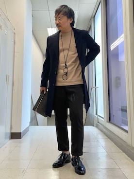 「アイテム（チェスターコート、ブルー系）」を使った、MAKOTO AI Kaminaさん（メンズ・170cm）の秋コーディネート