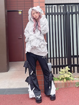 「Ank Rouge（アンクルージュ）のハートウサギのBIGパーカー（Tシャツ/カットソー、グレー系）」を使った、さきちゃんさん（レディース・167cm）の秋コーディネート
