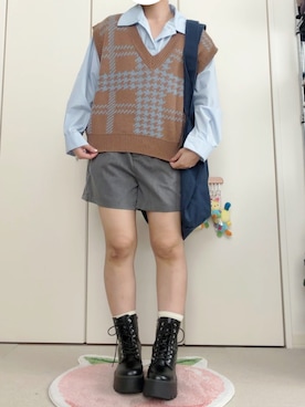 「SHEINのアイテム（シャツ/ブラウス、ブルー系）」を使った、モモ子さん（レディース・150cm）の秋コーディネート