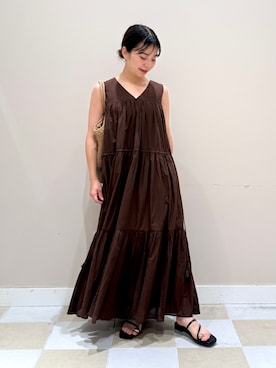 「URBAN RESEARCH DOORS（アーバンリサーチドアーズ）のメタルリングフラットサンダル | トング/ぺたんこ/軽量/きれいめ/カジュアル/夏（サンダル、ブラック系）」を使った、おすみさん（レディース・152cm）の夏コーディネート