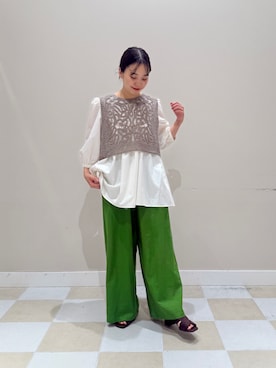 「ITEMS URBANRESEARCH（アイテムズ アーバンリサーチ）のレースベストドッキングチュニック（シャツ/ブラウス、ベージュ系）」を使った、おすみさん（レディース・152cm）の春コーディネート