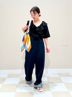 「URBAN RESEARCH ROSSO（アーバンリサーチロッソ）の『別注』Lee×ROSSO　FRONT TUCK DENIM PANTS（デニムパンツ、ブルー系）」を使った、おすみさん（レディース・152cm）の春コーディネート