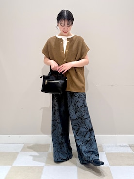 「URBAN RESEARCH DOORS（アーバンリサーチドアーズ）の『洗濯可/UVカット』『UR TECH』Aircare2WAYニットベスト（ベスト、ブラウン系）」を使った、おすみさん（レディース・152cm）の秋コーディネート