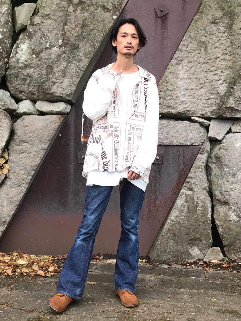 「vintage、Levi's、フレアパンツ、iroquois、ヒッピー、646、フレアデニム、TAKAHIROMIYASHITA The SoloIst.」｜「IroquoisのMR.TAMBOURINE MAN SH（シャツ/ブラウス、ホワイト系）」を使った、君嶋麻耶さん（メンズ・176cm）の秋コーディネートの1枚目の写真