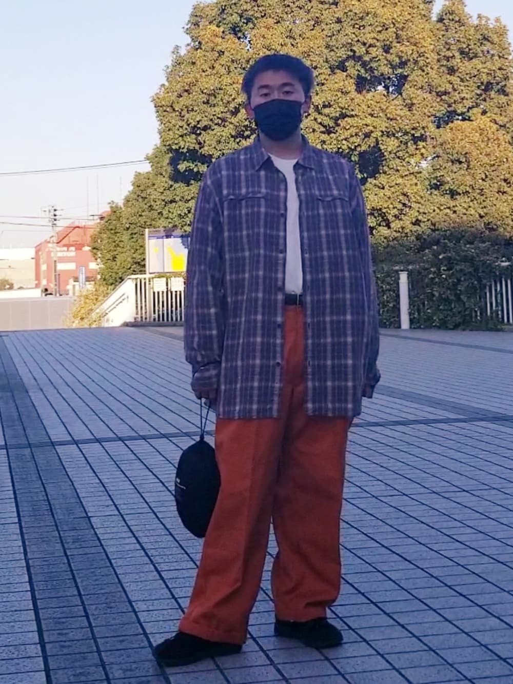 「THE NORTH FACE、UNIQLO、Dickies、Steven Alan、Moonstar、古着MIX、チェックシャツ、ダブルニー、カラーパンツ」｜「Dickiesのアイテム（その他パンツ、オレンジ系）」を使った、たこさん（メンズ・173cm）の冬コーディネートの1枚目の写真