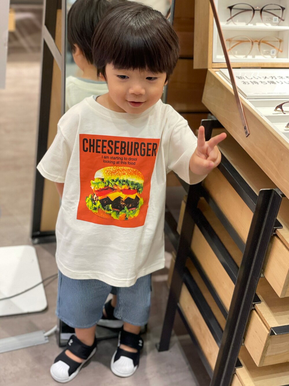 「夏コーデ」｜「BREEZEの3柄ファストフードＴシャツ（Tシャツ/カットソー、ホワイト系）」を使った、saku_1119さん（キッズ・90cm）の夏コーディネートの1枚目の写真