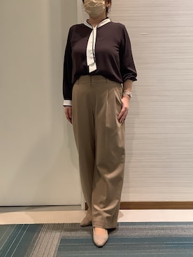「TOKYO SHIRTS（トウキョウシャツ）のマットジョーゼット 配色 ボウタイブラウス 長袖 レディースデザインシャツ（シャツ/ブラウス、ブラウン系）」を使った、SHIRTS PLAZA 長崎みらいココウォーク店さん（レディース・162cm）の秋コーディネート