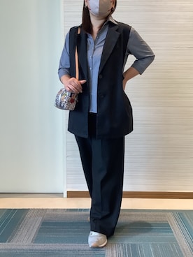 「TOKYO SHIRTS（トウキョウシャツ）のバッグ　花柄2WAYポーチ（ポーチ、ベージュ系）」を使った、SHIRTS PLAZA 長崎みらいココウォーク店さん（レディース・164cm）の夏コーディネート