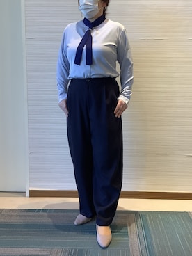 「TOKYO SHIRTS（トウキョウシャツ）の【吸水速乾】【COFREX】 配色ボウタイ ブラウス 長袖 レディースデザインシャツ（シャツ/ブラウス、ブルー系）」を使った、SHIRTS PLAZA 長崎みらいココウォーク店さん（レディース・162cm）の秋コーディネート