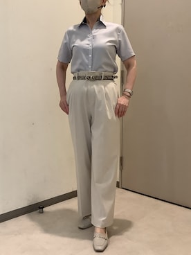 「TOKYO SHIRTS（トウキョウシャツ）の【超形態安定】【接触冷感】形態安定ノンアイロン スキッパー 半袖ビジネスワイシャツ（ビジネスシャツ、グレー系）」を使った、SHIRTS PLAZA 長崎みらいココウォーク店さん（レディース・148cm）の夏コーディネート