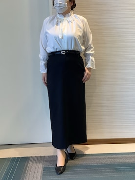 「TOKYO SHIRTS（トウキョウシャツ）の【吸水速乾】【COFREX】 フリルリボン ブラウス 長袖 レディースデザインシャツ（シャツ/ブラウス、ホワイト系）」を使った、SHIRTS PLAZA 長崎みらいココウォーク店さん（レディース・162cm）の秋コーディネート