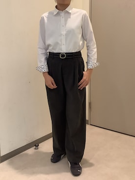 「TOKYO SHIRTS（トウキョウシャツ）の【HELLO KITTY×TOKYO SHIRTS】 形態安定ノンアイロン ワイド 長袖ビジネスワイシャツ（ビジネスシャツ、ホワイト系）」を使った、SHIRTS PLAZA 長崎みらいココウォーク店さん（レディース・162cm）の秋コーディネート