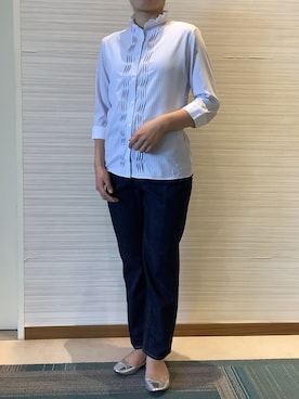 「TOKYO SHIRTS（トウキョウシャツ）のCOFREX スタンドフリル クレリック ひねりピンタック ブラウス 七分袖 レディースデザインシャツ（シャツ/ブラウス、ブルー系）」を使った、SHIRTS PLAZA 長崎みらいココウォーク店さん（レディース・163cm）の春コーディネート