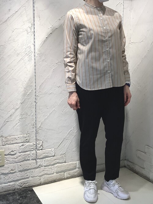 BRICK HOUSE シャツ工房 梅田ホワイティ・プチシャンBRICK HOUSE シャツ工房 梅田ホワイティ・プチシャン店さんのシャツ/ブラウス「形態安定ノーアイロン ショートラウンドテール長袖カジュアルシャツ(Pitta Re:)|ピッタリ)」を使ったコーディネート