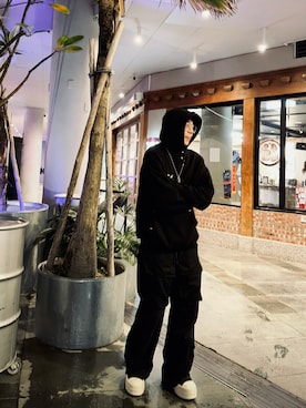 「DRKSHDW by RICK OWENS（ダークシャドウ バイ リックオウエンス）のアイテム（シューズ）」を使った、Xavier さん（メンズ・174cm）の冬コーディネート