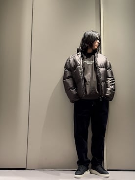 「オリーブ」｜「アイテム（スニーカー）」を使った、SANNANDESUさん（メンズ・179cm）の冬コーディネート