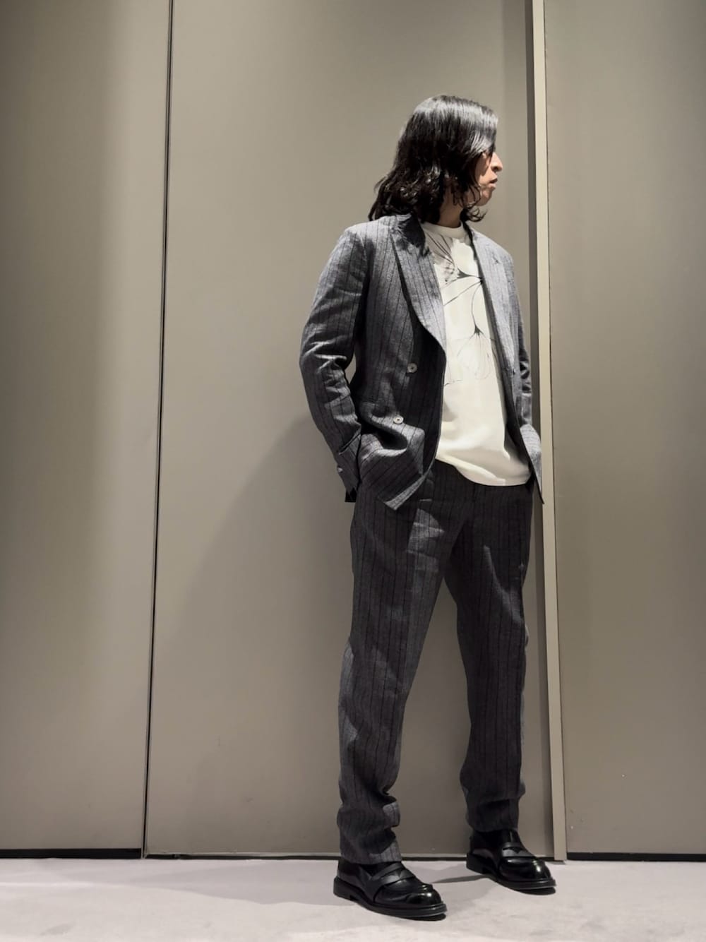 EMPORIO ARMANIのスーツセットを使った人気ファッション