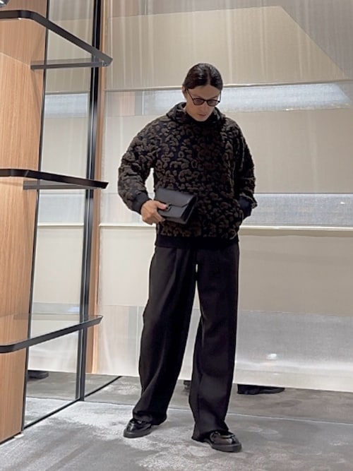 エンポリオアルマーニ ロング カーディガン コート 総柄 ニット ノーカラー 黒 エンポリオ アルマーニ 2024年秋冬コレクション - 冬の海、厳し