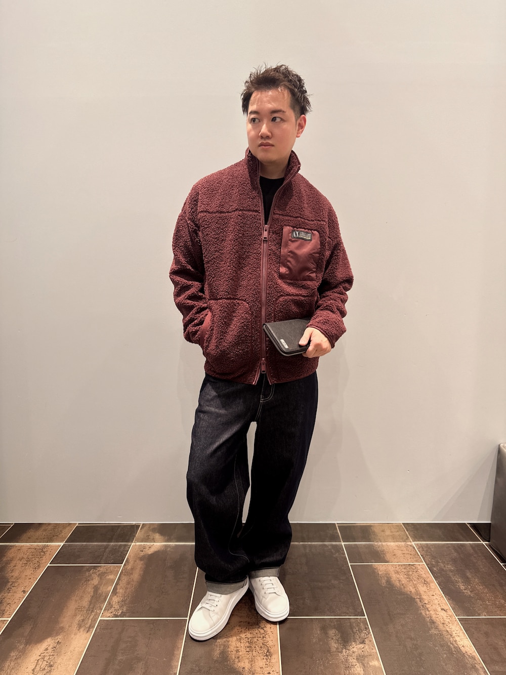 「AXchanger、AXchange、armaniexchange、休日スタイル、シンプル、秋コーデ、オトナカジュアル、カジュアルコーデ、きれいめカジュアル、休日コーデ、オーバーサイズ、今日のコーデ、おしゃれさんと繋がりたい、ビッグシルエット、いいね、save、フォローお願いします🤑」｜「ARMANI EXCHANGEのアイテム（トップス、レッド系）」を使った、E.YASUさん（メンズ・175cm）の秋コーディネートの1枚目の写真