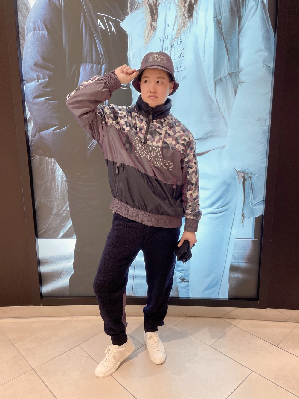 「AXchanger、AXchange、armaniexchange、シンプルコーデ、おしゃれさんと繋がりたい、メンズコーデ、ビッグシルエット、スニーカー、カジュアル、パープル、バケットハット、いいね、save、フォローお願いします🤑、もこもこ、スウェット、ゆるコーデ」｜「ARMANI EXCHANGEの【A|X アルマーニ エクスチェンジ】ロゴ　バケットハット（ハット、パープル系）」を使った、E.YASUさん（メンズ・175cm）の秋コーディネートの1枚目の写真