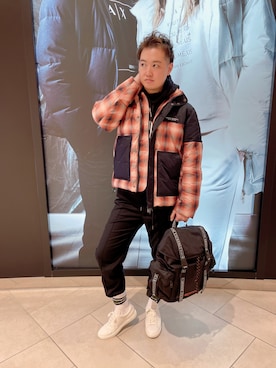 「ARMANI EXCHANGE（アルマーニエクスチェンジ）のアイテム（ダウンジャケット/コート）」を使った、E.YASUさん（メンズ・175cm）の秋コーディネート