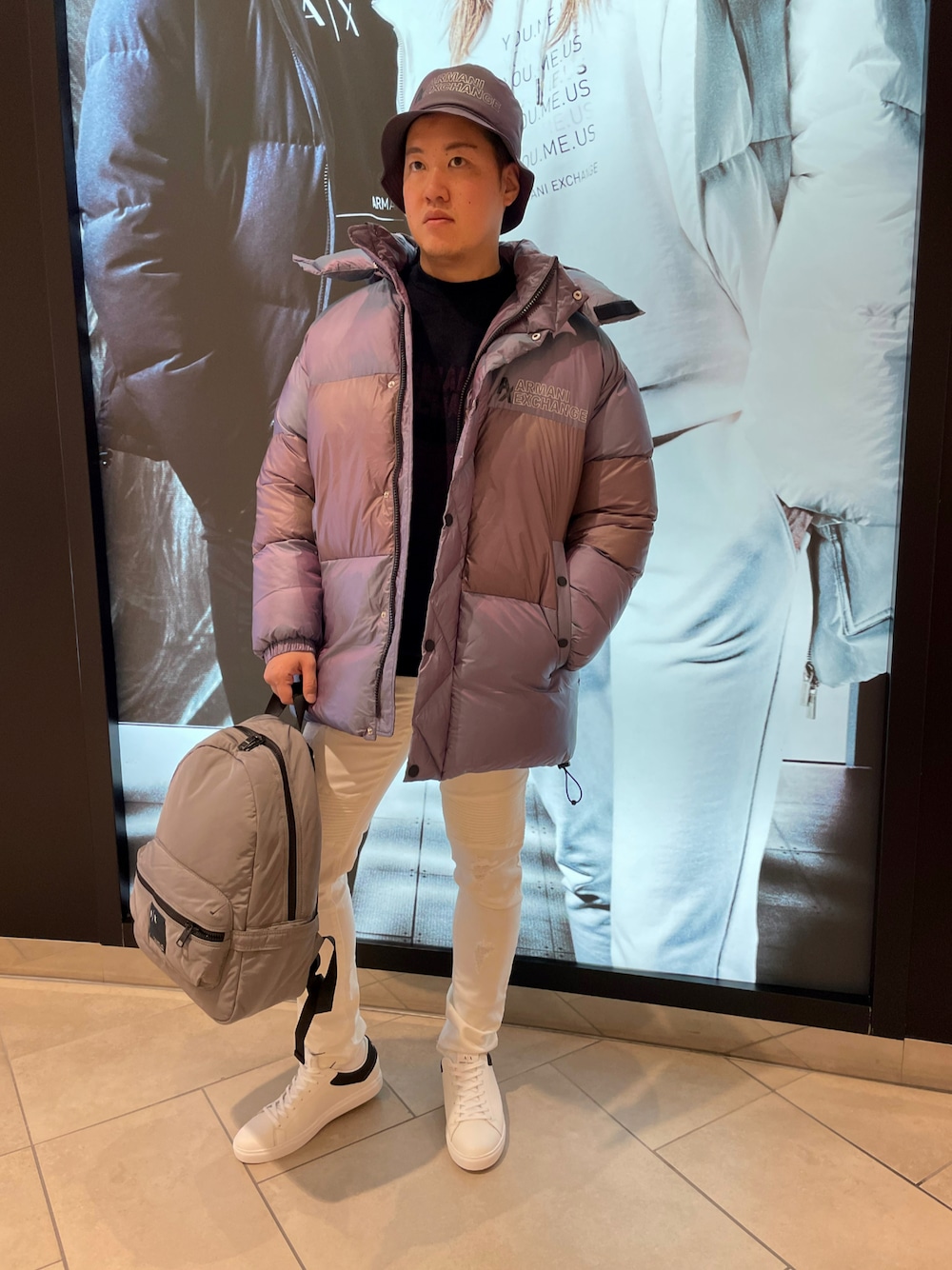 「秋のコーデ、シンプルスタイル、おしゃれさんと繋がりたい、リラックススタイル、秋冬コーデ、ootd、スニーカー、きれいめカジュアル、メンズコーデ、ストリート、大人コーデ、大人カジュアル、armaniexchange、ARMANIEXCHANGE、Armani Exchange」｜「ARMANI EXCHANGEの【A|X アルマーニ エクスチェンジ】ロゴ　バケットハット（ハット、パープル系）」を使った、E.YASUさん（メンズ・175cm）の秋コーディネートの1枚目の写真