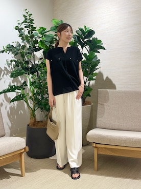 「Jena espace merveilleux（ジェナ　エスパスメルヴェイユ）の【夏verが新登場！】スタッズポケットフレンチシャツ（シャツ/ブラウス、ブラック系）」を使った、ひなのさん（レディース・156cm）の夏コーディネート