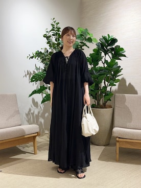 「Jena espace merveilleux（ジェナ　エスパスメルヴェイユ）のネックリボンワンピース（ワンピース、ブラック系）」を使った、ひなのさん（レディース・156cm）の夏コーディネート