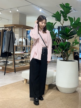 「Jena espace merveilleux(ジェナ エスパスメルヴェイユ)のピーチスキンシャツ(シャツ/ブラウス、ピンク系)」を使った、ひなのさん(レディース・156cm)の秋コーディネート