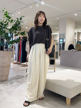 「Jena espace merveilleux（ジェナ　エスパスメルヴェイユ）のプレート付きタックT（Tシャツ/カットソー、グレー系）」を使った、ひなのさん（レディース・156cm）の夏コーディネート