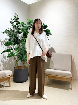 「Jena espace merveilleux(ジェナ エスパスメルヴェイユ)のバックチュールシャツ(シャツ/ブラウス、ホワイト系)」を使った、ひなのさん(レディース・156cm)の夏コーディネート