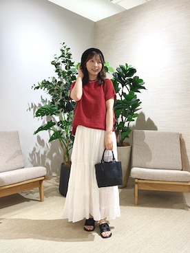 「Jena espace merveilleux(ジェナ エスパスメルヴェイユ)のフレンチメッシュニット(ニット/セーター、レッド系)」を使った、ひなのさん(レディース・156cm)の夏コーディネート