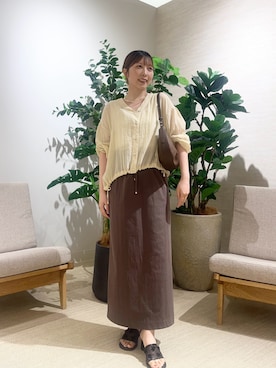 「Jena espace merveilleux（ジェナ　エスパスメルヴェイユ）の裾リボンガーゼシャツ（シャツ/ブラウス、イエロー系）」を使った、ひなのさん（レディース・156cm）の夏コーディネート