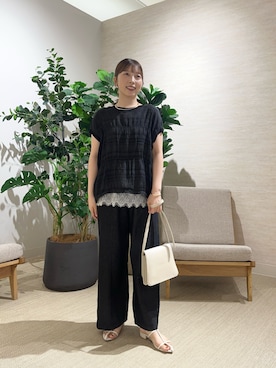 「Jena espace merveilleux（ジェナ　エスパスメルヴェイユ）の〈7/22インスタライブご紹介アイテム〉シャーリングブラウス（シャツ/ブラウス、ブラック系）」を使った、ひなのさん（レディース・156cm）の夏コーディネート