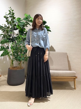 「Jena espace merveilleux（ジェナ　エスパスメルヴェイユ）の【SNSで話題】【夏まで着れる長袖】【サラサラデニム】テンセルデニムシャツ（シャツ/ブラウス、ブルー系）」を使った、ひなのさん（レディース・156cm）の夏コーディネート