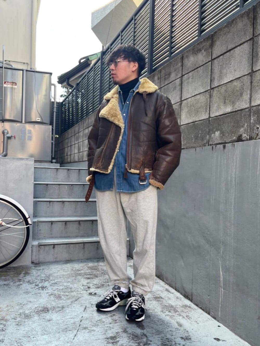 「VINTAGEの40s Royal Air Force Irvin Jacket（ミリタリージャケット、ブラウン系）」を使った、pata92さん（メンズ・175cm）の冬コーディネートの1枚目の写真