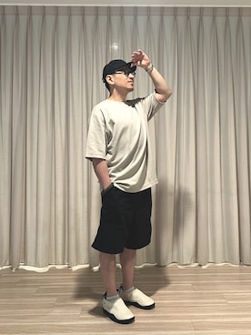 「アイテム（スリッポン）」を使った、鄧江江さん（メンズ・168cm）の秋コーディネート