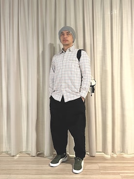 「アイテム（チノパンツ）」を使った、鄧江江さん（メンズ・168cm）の秋コーディネート