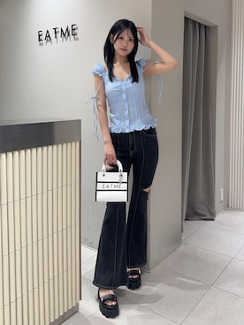 「EATME（イートミー）のラッフルレディブラウス（シャツ/ブラウス、ブルー系）」を使った、奏さん（レディース・169cm）の春コーディネート