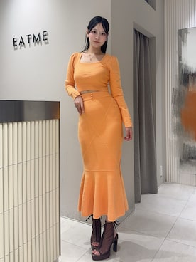 「アイテム（スカート、オレンジ系）」を使った、奏さん（レディース・169cm）の秋コーディネート