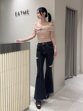 「EATME（イートミー）のオフショルツイストフリルTOP（Tシャツ/カットソー、ピンク系）」を使った、奏さん（レディース・169cm）の春コーディネート