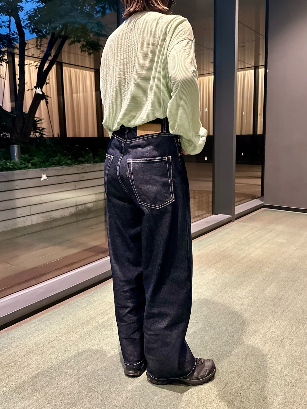「merino wool、ONC MERINO、グリーン、ボーダートップス、MidiUmi、SALOMON、カジュアル、シンプルカジュアル、デニム、ボーダー、パンツコーデ、ノンウォッシュデニム」｜「ONC MERINOのアイテム（Tシャツ/カットソー、グリーン系）」を使った、osushikkoさん（レディース・154cm）の夏コーディネートの1枚目の写真
