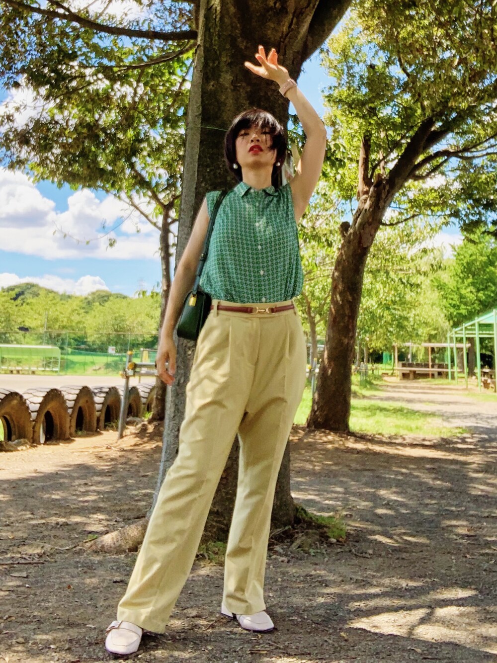 「ユニクロ、大人コーデ、パンツスタイル、きれいめカジュアル、カジュアルコーデ、アングリッド、低身長女子、カラー×コーデ、ママコーデ、ワイドパンツ、今日のコーデ」｜「UNIQLOのアイテム（Tシャツ/カットソー、グリーン系）」を使った、rice2022さん（レディース・153cm）の夏コーディネートの1枚目の写真