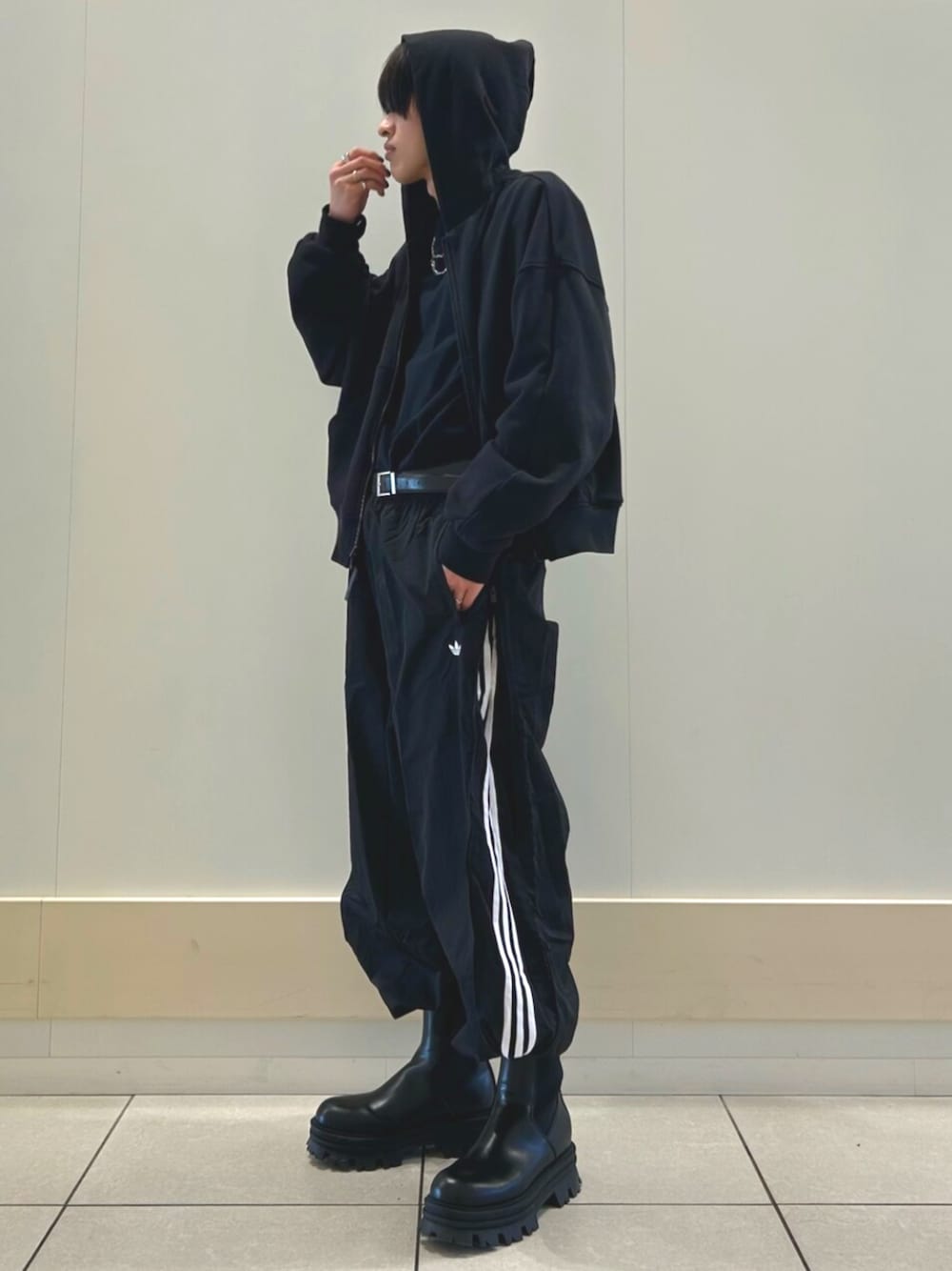 Adilenium シーズン 3 オーバーサイズ SSTトラックパンツのアディダス