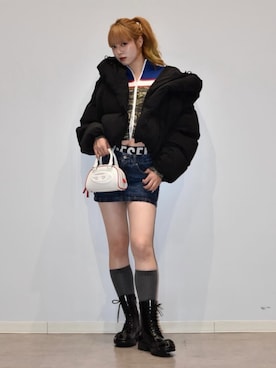 「アイテム（デニムスカート）」を使った、hinataさん（レディース・171cm）の秋コーディネート