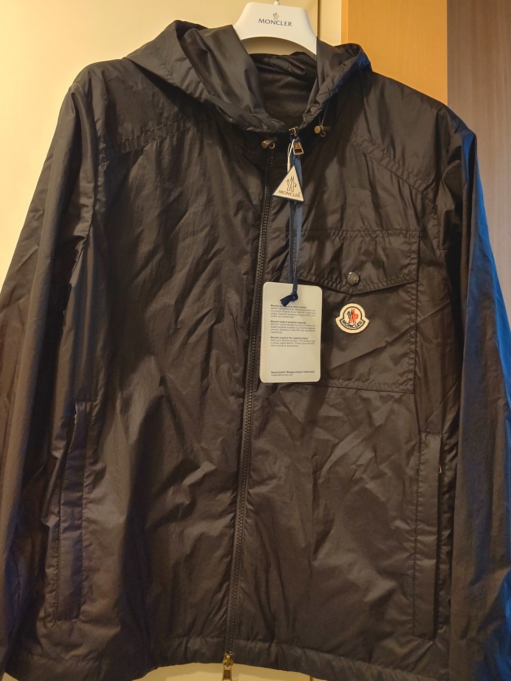 MONCLER ブラック マウンテンパーカー moncler-034_01.jpg