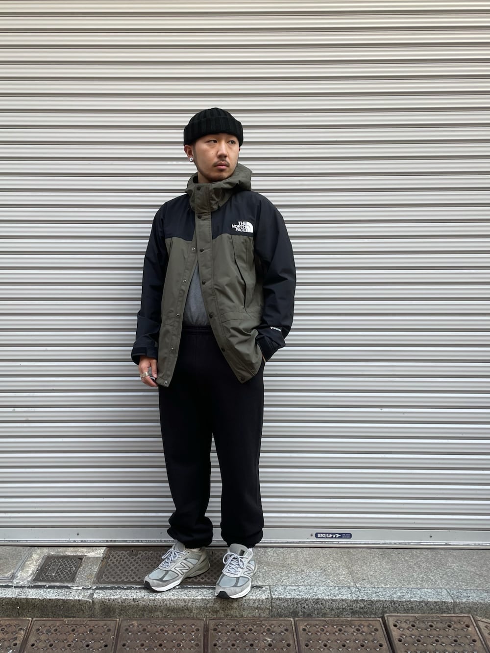 「BEAVER、BEAVER上野、THE NORTH FACE、LOS ANGELES APPAREL」｜「LOS ANGELES APPARELのLA APPAREL / ロサンゼルスアパレル　 HEAVY FLEECE SWEAT PANTS ヘビーフリーススウェットパンツ（スウェットパンツ、ブラック系）」を使った、Turkeyさん（メンズ・173cm）の秋コーディネートの1枚目の写真
